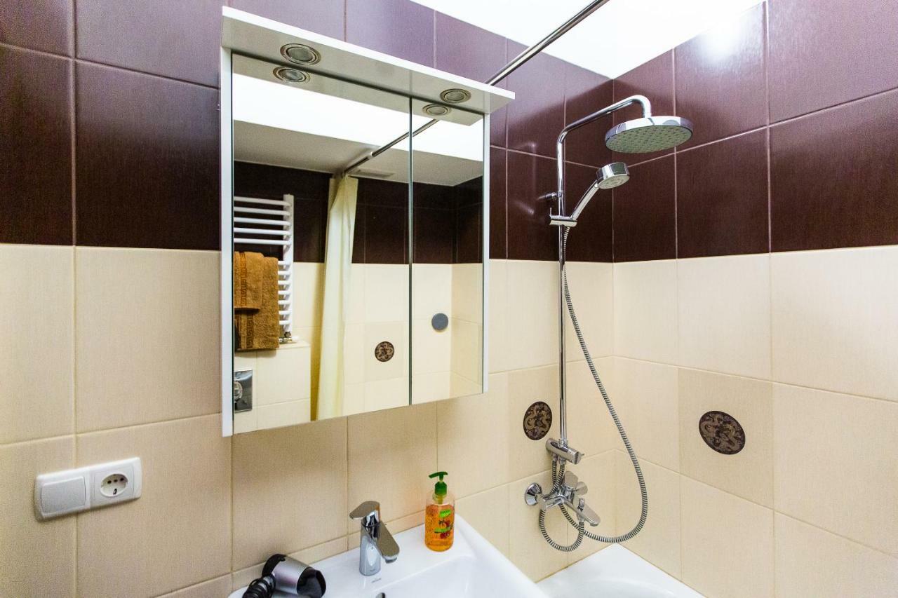 Apartments On Sholom Aleichem Та Ще Варіант Поруч Лвив Екстериор снимка