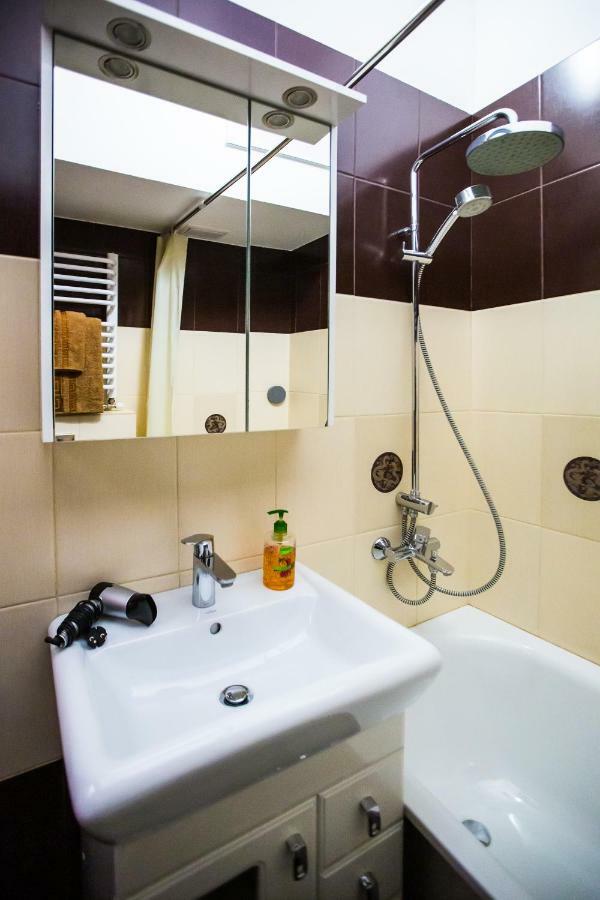 Apartments On Sholom Aleichem Та Ще Варіант Поруч Лвив Екстериор снимка