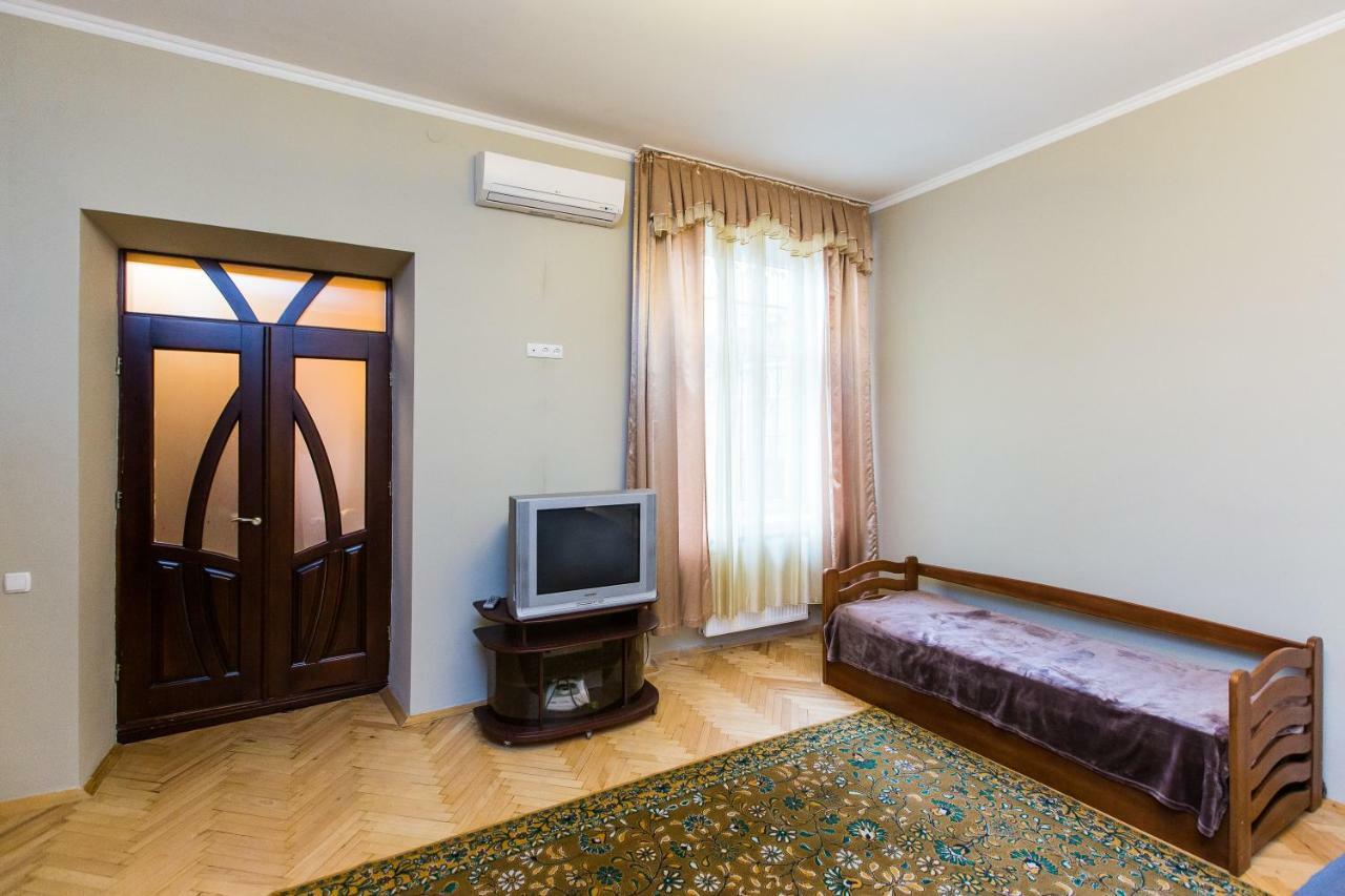 Apartments On Sholom Aleichem Та Ще Варіант Поруч Лвив Екстериор снимка