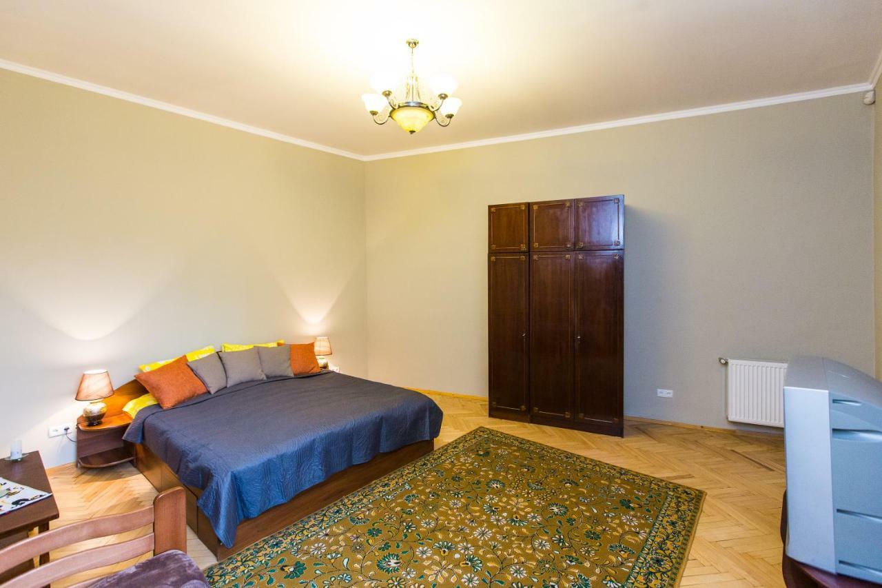 Apartments On Sholom Aleichem Та Ще Варіант Поруч Лвив Екстериор снимка