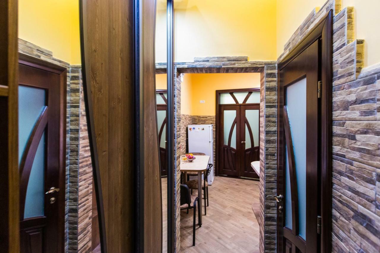 Apartments On Sholom Aleichem Та Ще Варіант Поруч Лвив Екстериор снимка