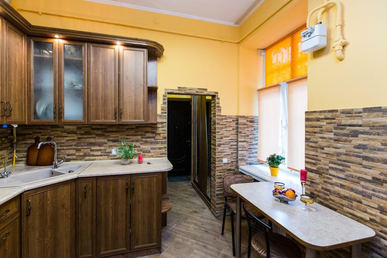 Apartments On Sholom Aleichem Та Ще Варіант Поруч Лвив Екстериор снимка