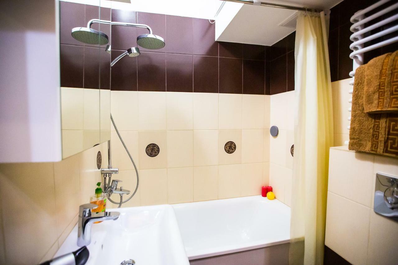 Apartments On Sholom Aleichem Та Ще Варіант Поруч Лвив Екстериор снимка