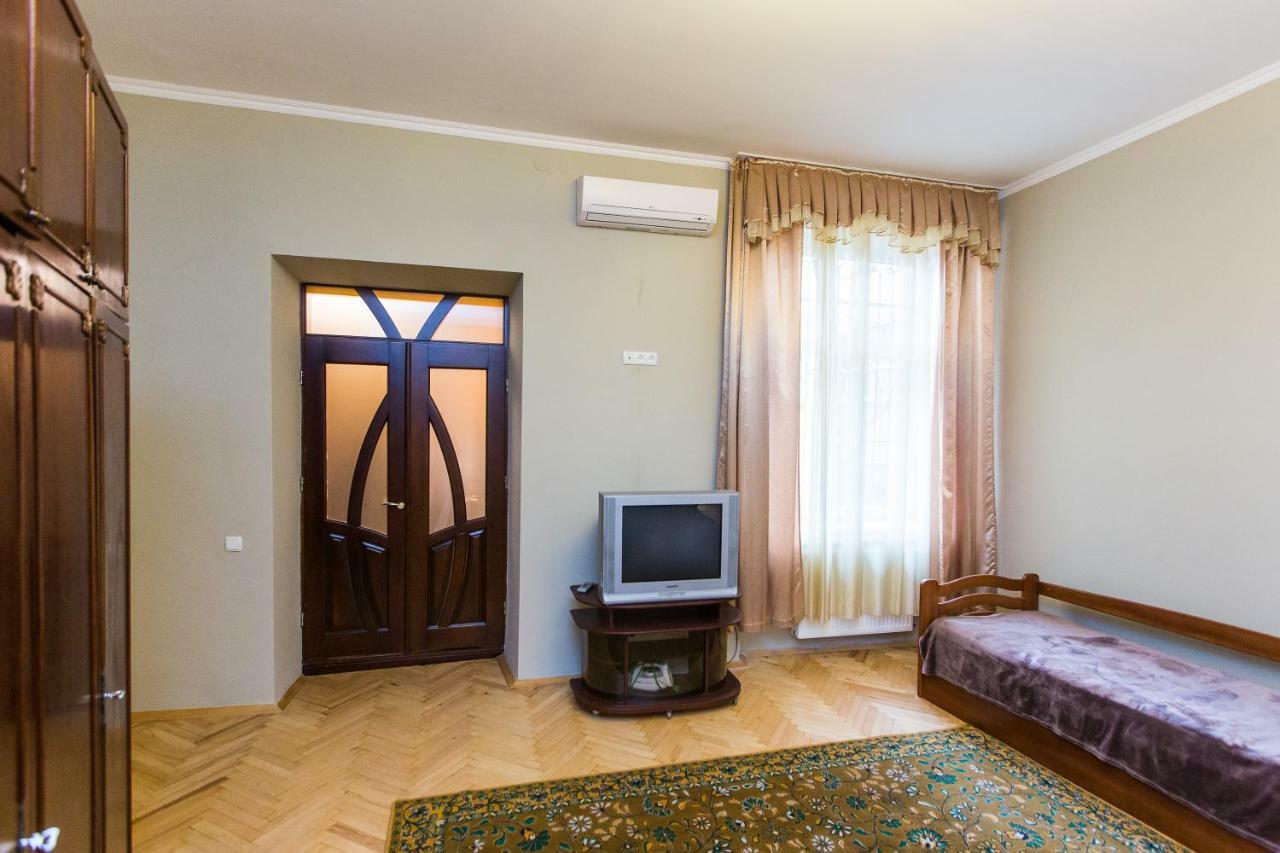 Apartments On Sholom Aleichem Та Ще Варіант Поруч Лвив Екстериор снимка